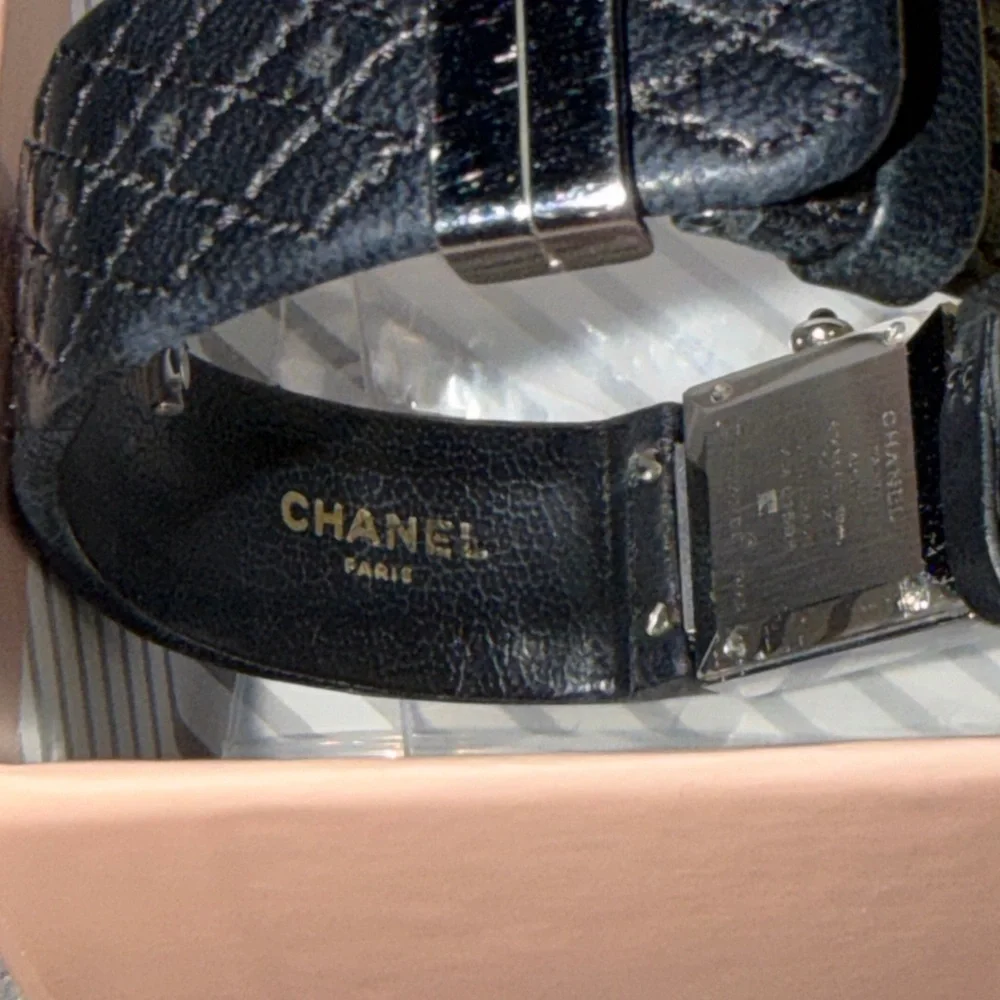 Preloved CHANEL Black matelasse with Quilted Strap size 7.5” excellent condition